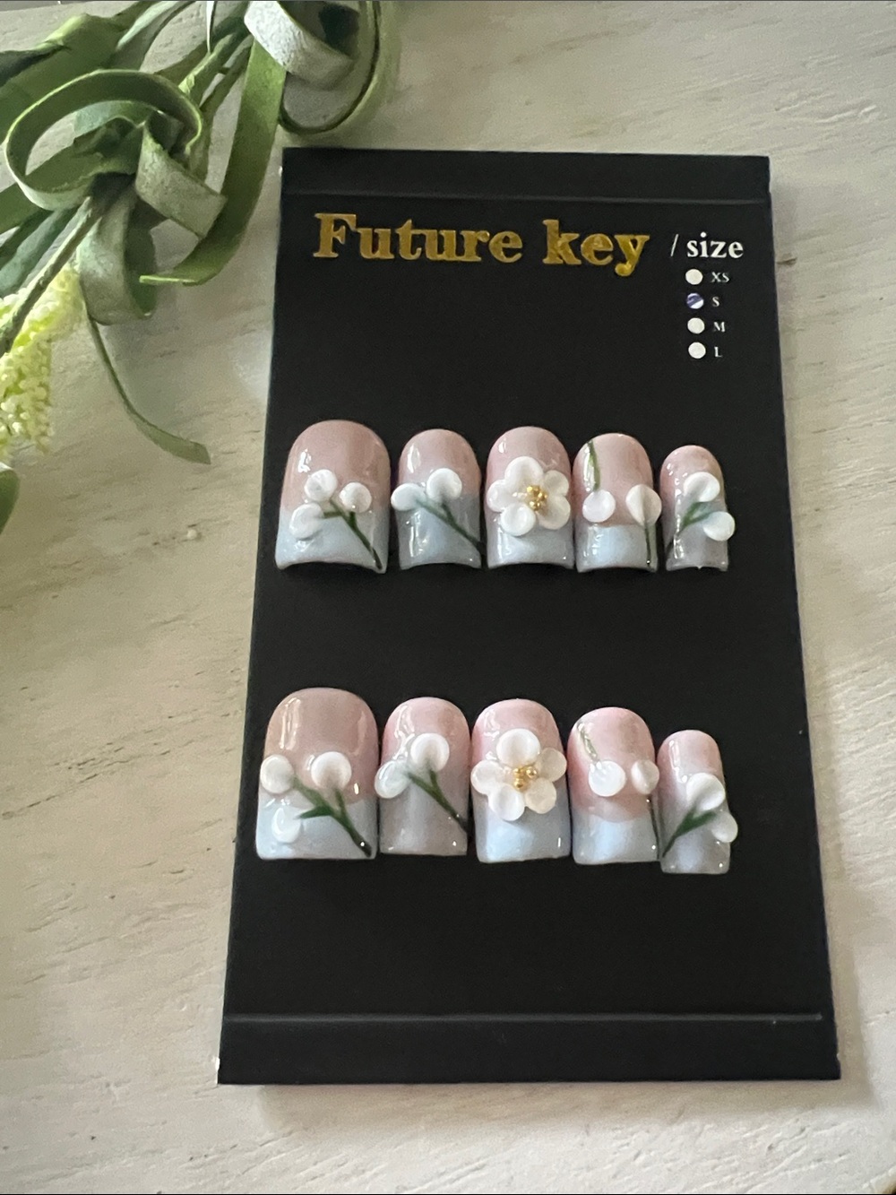 Future Key press on nails size small